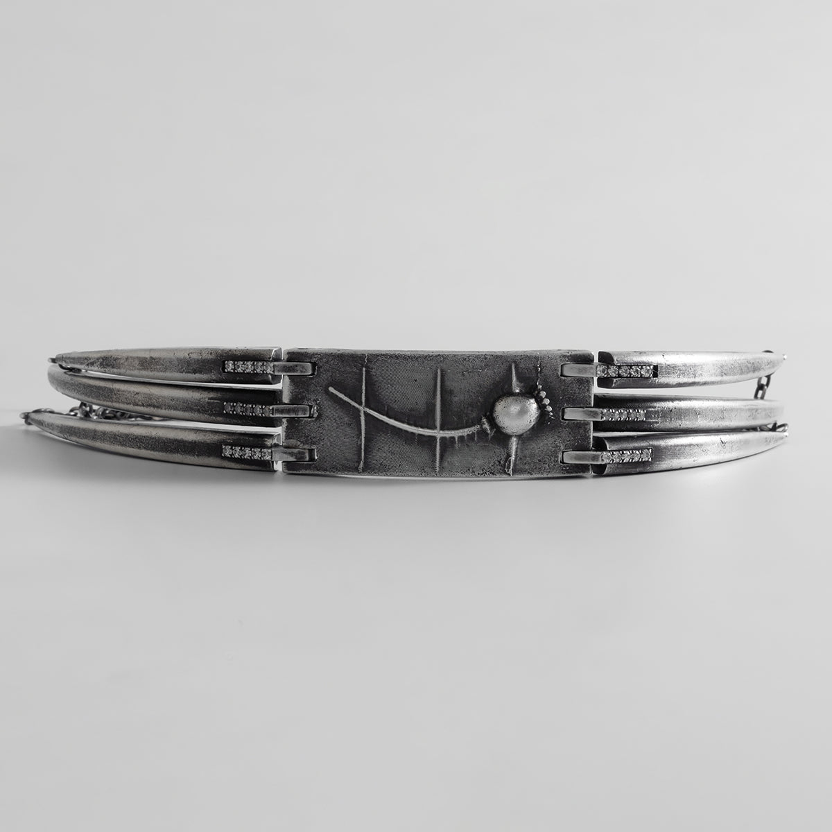 CULT VII Stillness necklace — détail rapproché