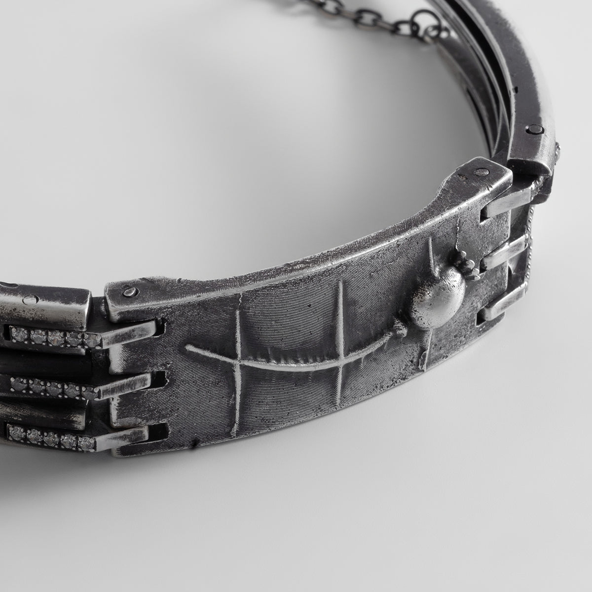 CULT VII Stillness necklace — vue en angle