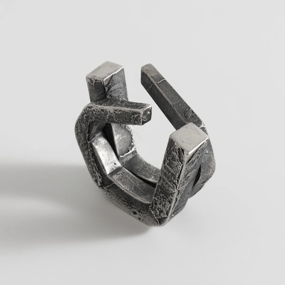 CULT VII Light Of Love 003 black — bague en argent avec diamant