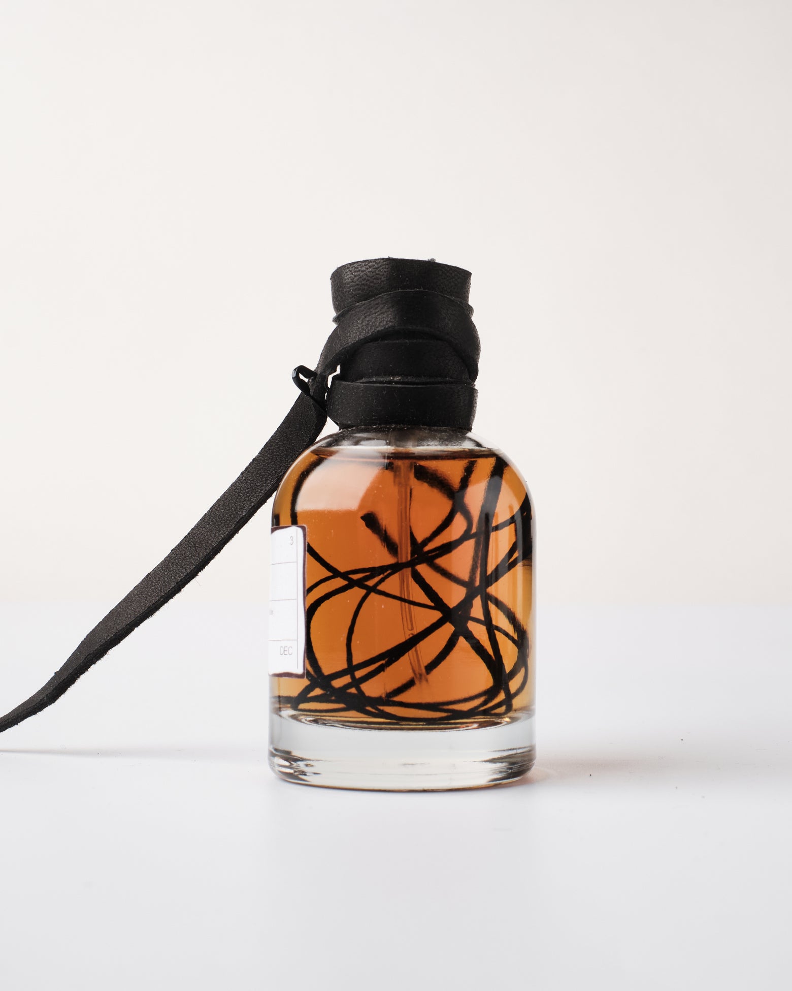139DEC NOT ALONE 香水50ml — 側面