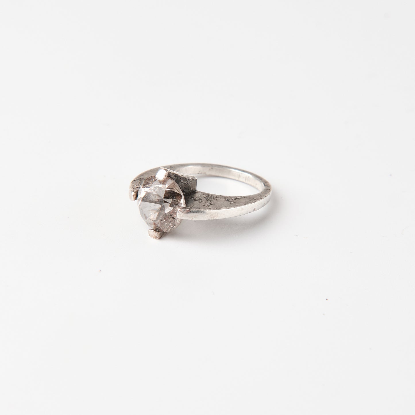CULT VII Terra Brute ring crystal, size 16 — アングルビュー