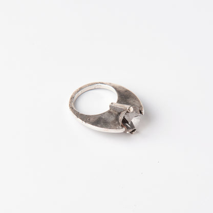 CULT VII Terra Brute ring crystal, size 16 — クリスタルのクローズアップ