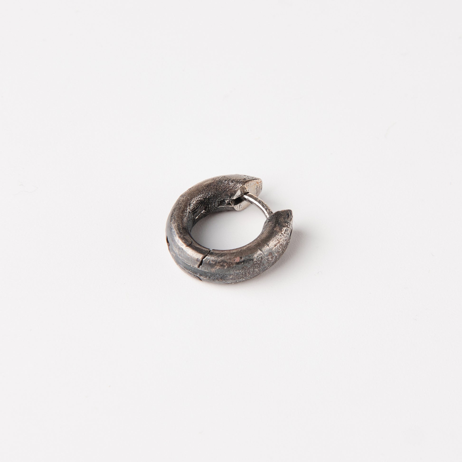 CULT VII Terra Brute Hoop black — vue en angle
