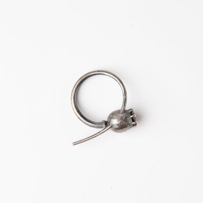 CULT VII Poppy Rauch ring black — gros plan sur le quartz fumé