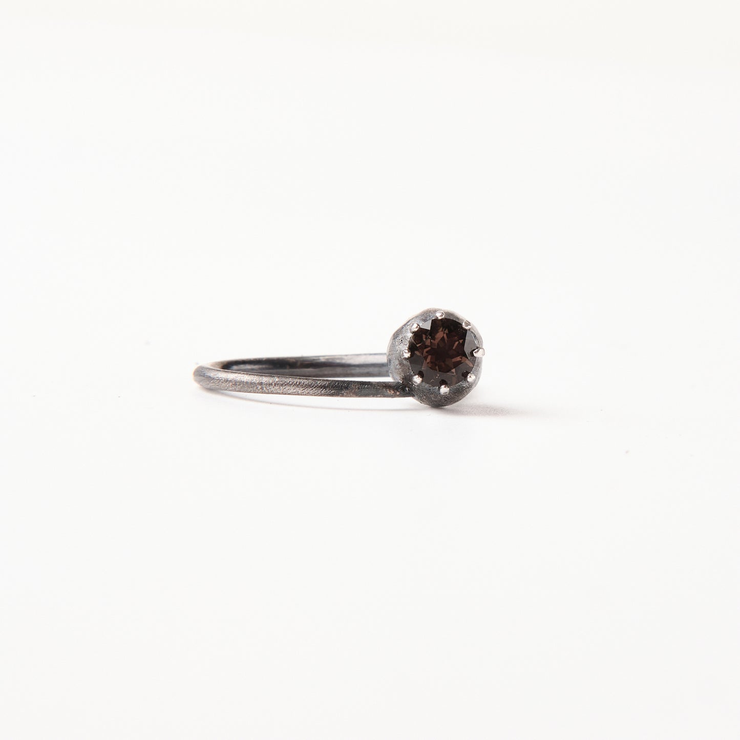 CULT VII Poppy Rauch ring black — vue de dessus