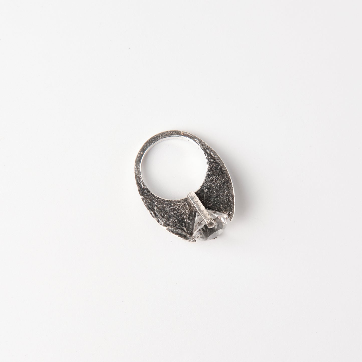 CULT VII Terra Brute ring crystal, size 17.5 — détail de texture