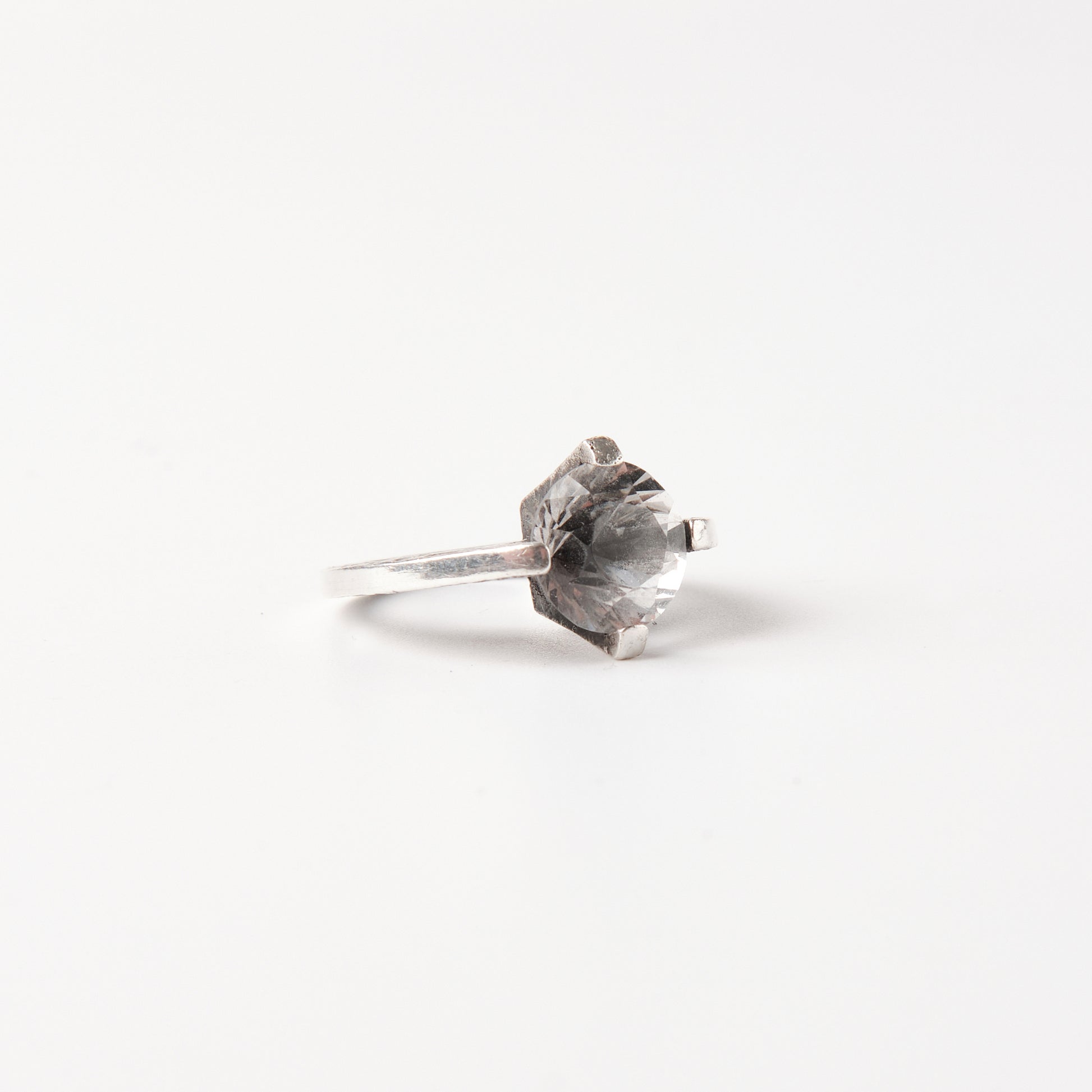 CULT VII Terra Brute ring crystal, size 17.5 — vue de côté