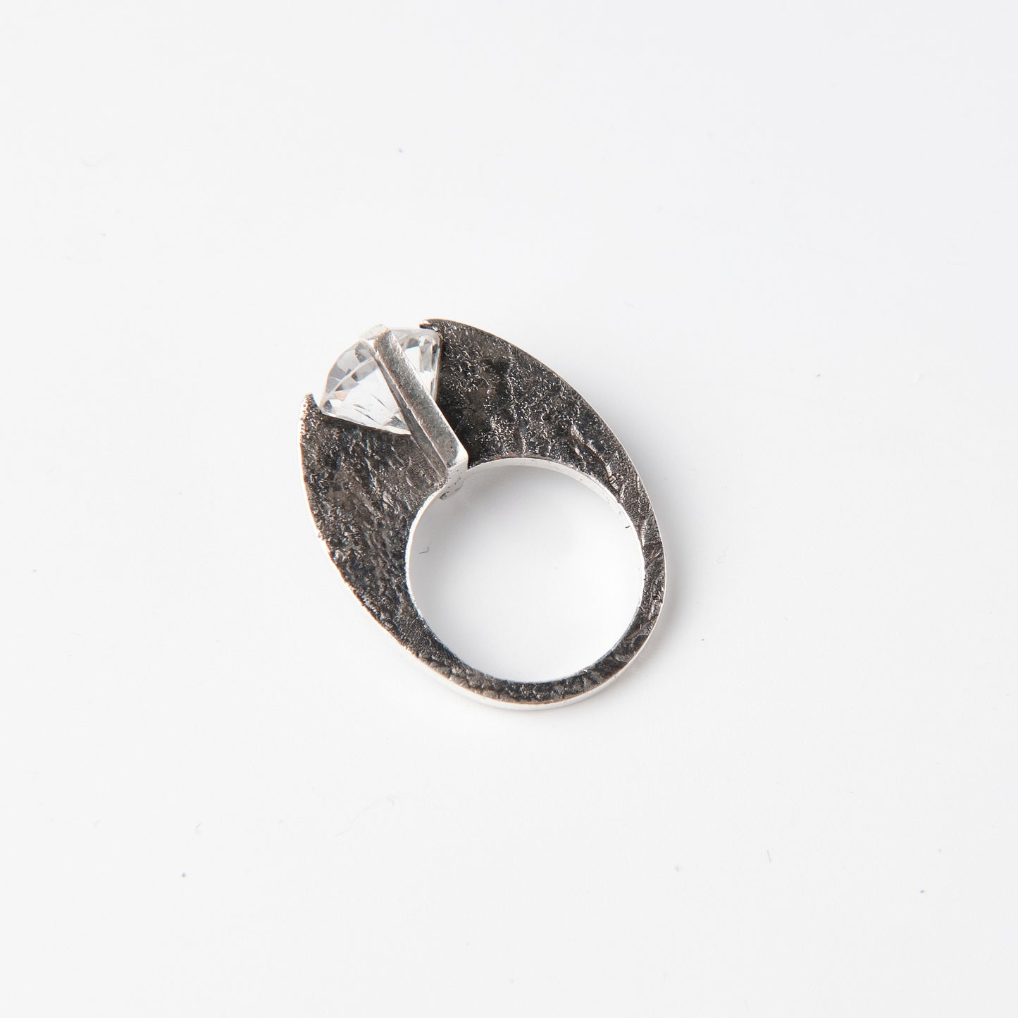CULT VII Terra Brute ring crystal, size 17.5 — détail de texture