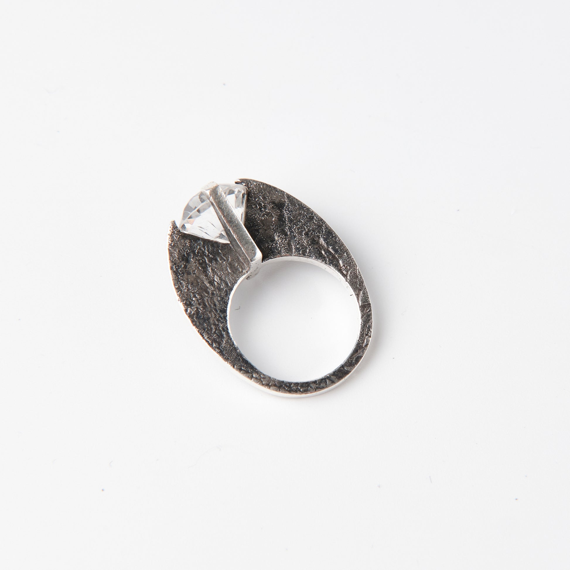CULT VII Terra Brute ring crystal, size 17.5 — détail de texture