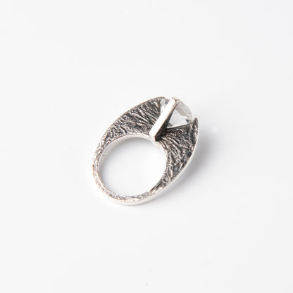 CULT VII Terra Brute ring crystal, size 17.5 — vue en angle