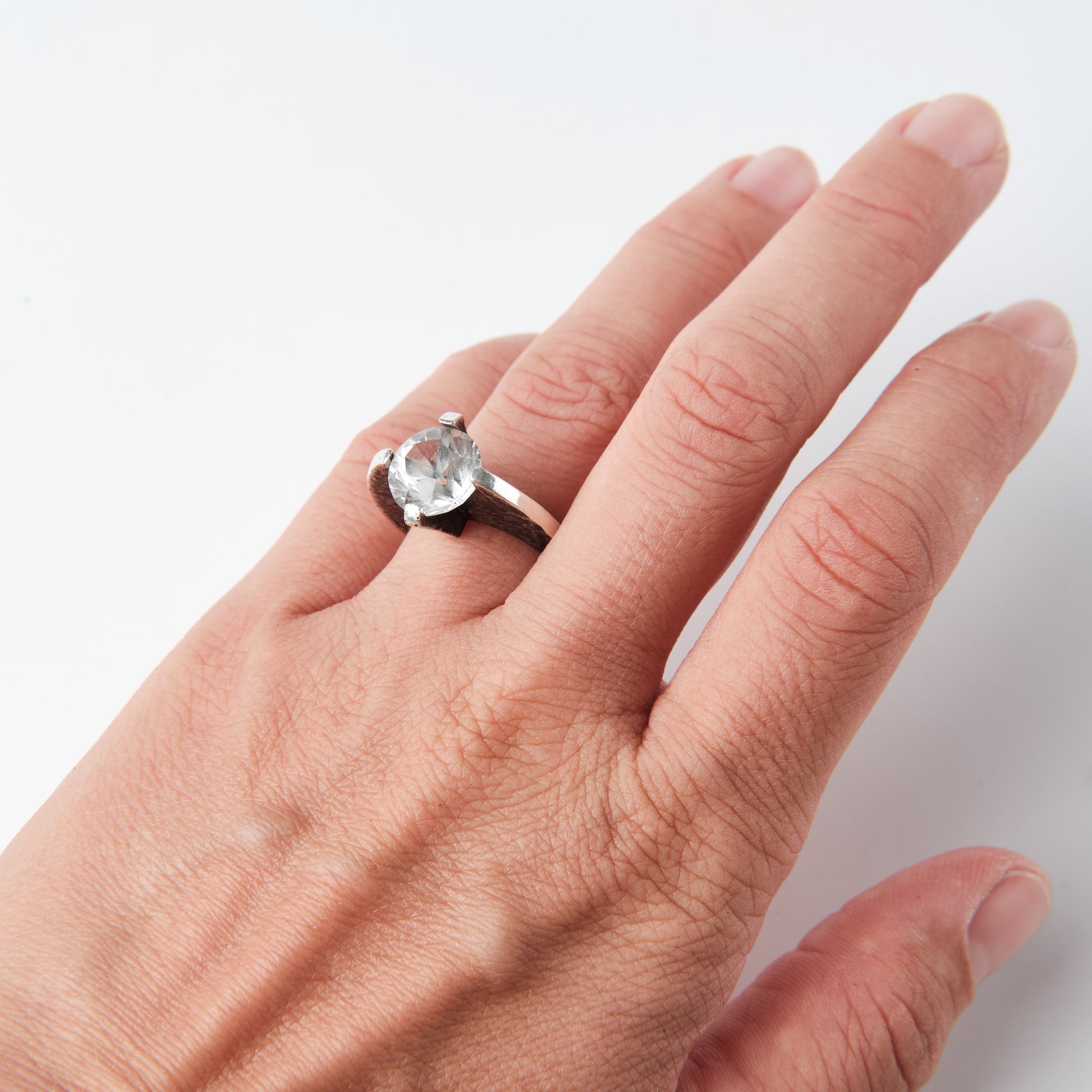 CULT VII Terra Brute ring crystal, size 17.5 — détail rapproché