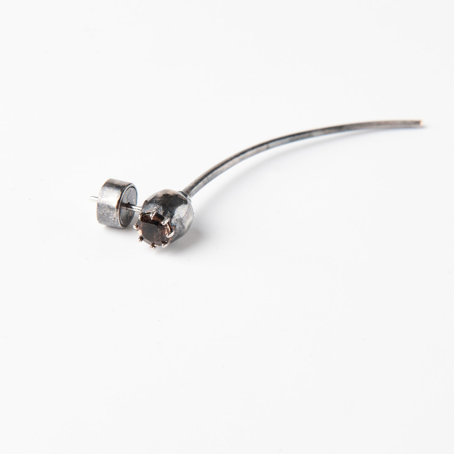 CULT VII Poppy Bloom Rauch earring black — détail