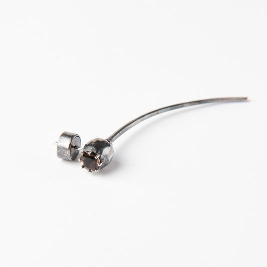 CULT VII Poppy Bloom Rauch earring black — 스모키 쿼츠 실버 싱글 이어링
