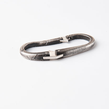 CULT VII Triple ring — bague trois doigts en argent avec patine