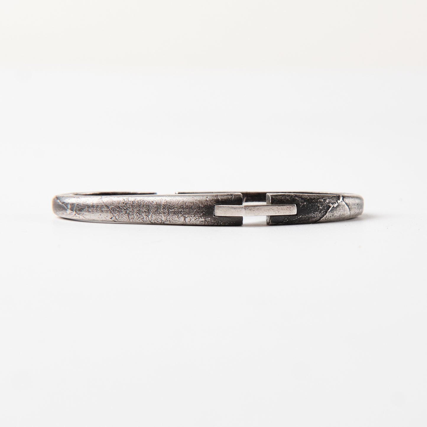CULT VII Triple ring — porté à la main