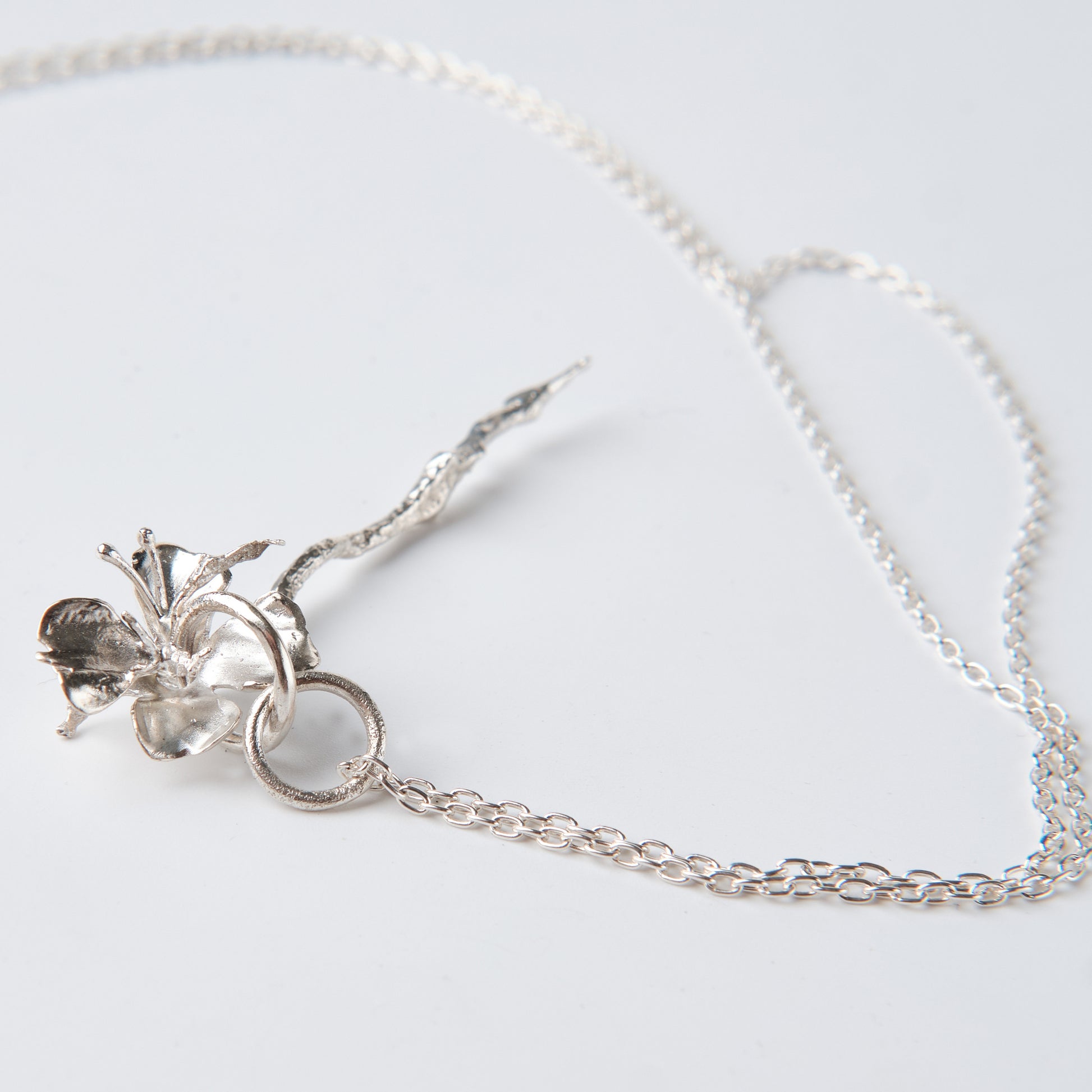 CULT VII Myosotis pendant — 側面