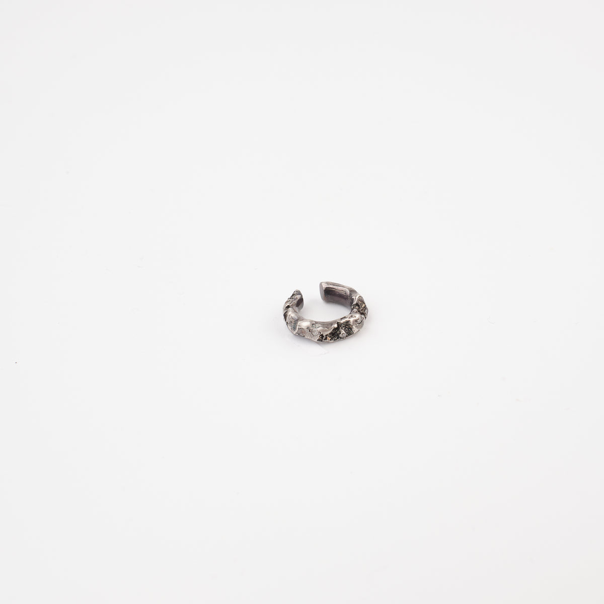 Kintsugi Jewelry - Surrender ear cuff diamonds