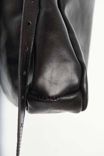 Mellow tote black – flat lay showing proportions