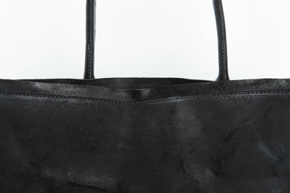 Lotta bag long suede – hardware and base detail