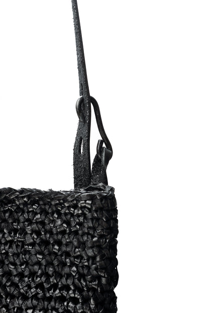 Knitted leather bag 275Y – RiRi zipper closeup